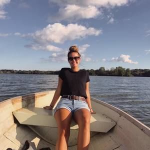 Meet your Posher, Jennifer